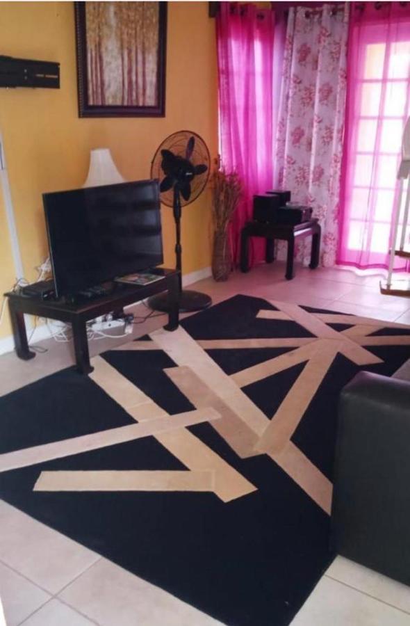 River Side Apt 9 @ Mystic Ridge. Ocho Rios Exterior foto