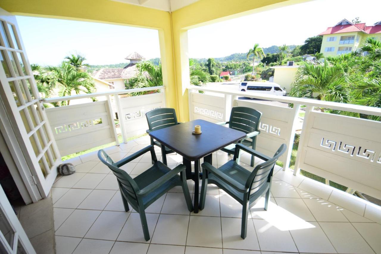 River Side Apt 9 @ Mystic Ridge. Ocho Rios Exterior foto